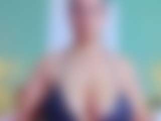 slutty-hugetits's Live Sex Cam Show