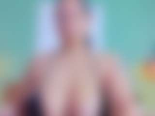 slutty-hugetits's Live Sex Cam Show