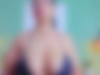 slutty-hugetits's Live Sex Cam Show