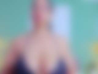 slutty-hugetits's Live Sex Cam Show