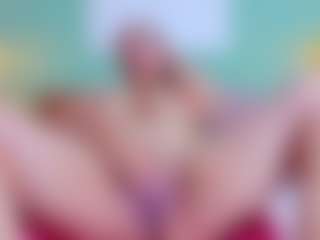 slutty-hugetits's Live Sex Cam Show
