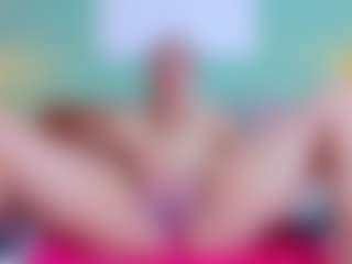 slutty-hugetits's Live Sex Cam Show