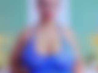 slutty-hugetits's Live Sex Cam Show