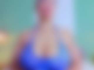 slutty-hugetits's Live Sex Cam Show