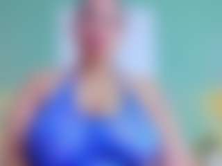 slutty-hugetits's Live Sex Cam Show