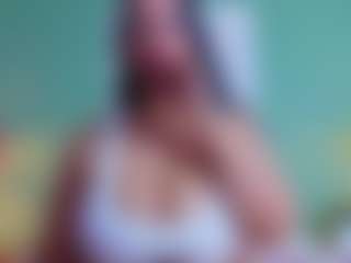 slutty-hugetits's Live Sex Cam Show