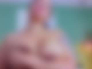 slutty-hugetits's Live Sex Cam Show