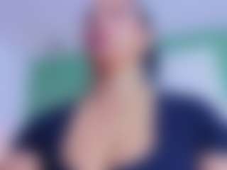 La MILF slutty-hugetits en direct sur webcam