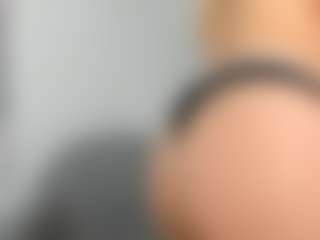 elinaskyy's Live Sex Cam Show