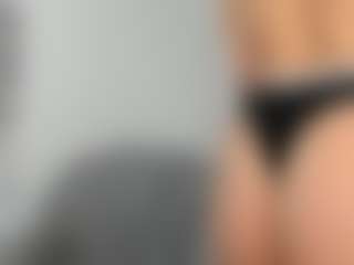 elinaskyy's Live Sex Cam Show