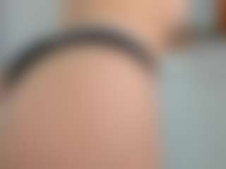Live cam show with elinaskyy - Brown Eyes Blonde Hair on Camsoda