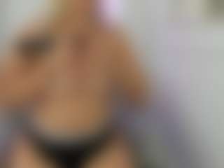 elinaskyy's Live Sex Cam Show