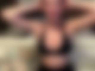 Live cam show with IlaDai - Athletic Blowjob on Camsoda