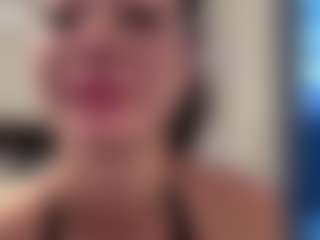 Live cam show with IlaDai - Blonde Hair Curvy on Camsoda