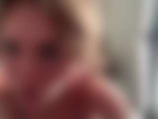 Live cam show with IlaDai - Longlegs on Streamer API