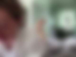 Show de cam en vivo con IlaDai - Latina MILF en Camsoda