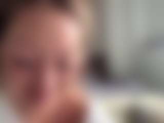 Live cam show with IlaDai - Spank Mature on CamwithHer