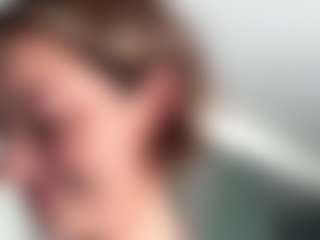 IlaDai MILF webcam performer live streaming