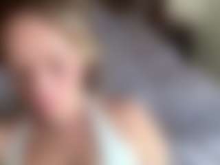 Live cam show with IlaDai - Athletic BBW on SpankPalCams