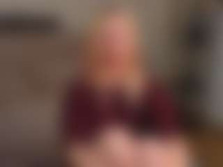 Live cam show with AlissaFrohlich - Small Tits Brown Hair on xDating