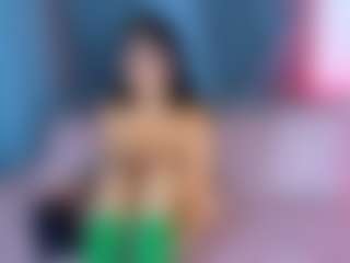 Live cam show with Aura - Body Massage on Camsoda