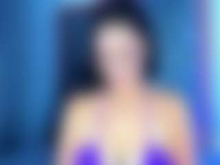 Show en direct avec Aura - New Small Tits sur Camsoda