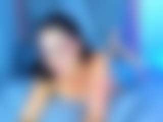 Spettacolo in cam dal vivo con Aura - New MILF su Camsoda