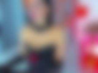 Live cam show with Aura - Facial on Camsoda