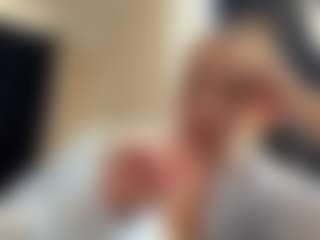 Live cam show with DomoniqueTaliman - Striptease on 1on1-livenow