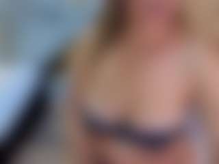 Pamelamilff's Live Sex Cam Show