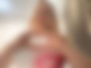 Live cam show with PrincessIvans - Fingering on TeamSkeetLive