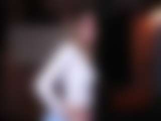 Live cam show with Coco - Nails on chickslive.net