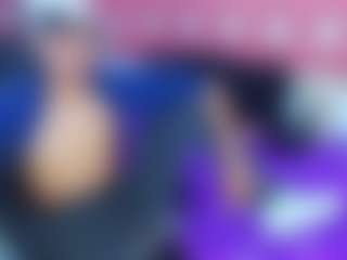 Live cam show with DrakeJack - Average on Camsoda