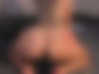 evacurl's Live Sex Cam Show