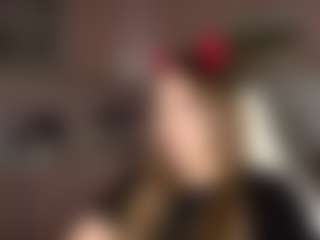 Live cam show with GloryLiehr - Thin on CamwithHer