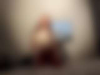 Live cam show with JanettWaneka - Fingers on CamwithHer