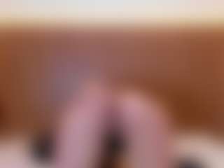 Live cam show with MakimaAura1 - Brown Hair on milfzrlive.com