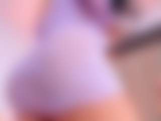 SeleneLujann MILF webcam performer live streaming