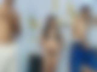 Live cam show with SeleneSommers - Teen (18+) on luckytryst.com
