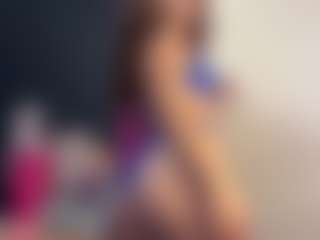 Live cam show with rileybellee - Athletic Tease on Dare Cams