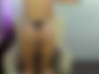myadeluxe's Live Sex Cam Show