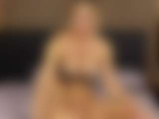 AdelaVibe's Live Sex Cam Show