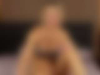 AdelaVibe's Live Sex Cam Show