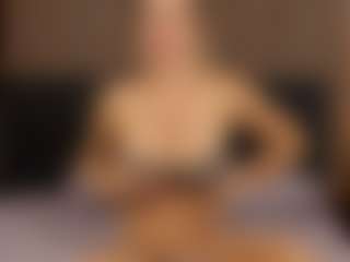 AdelaVibe's Live Sex Cam Show