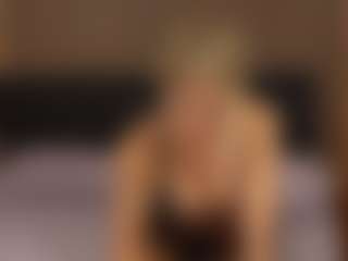 AdelaVibe's Live Sex Cam Show