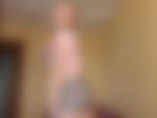 Live cam show with ApoloniaKlan - Striptease MILF on Camsoda