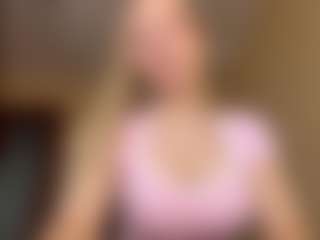 Live cam show with ApoloniaKlan - Gamer MILF on Hubzter Live