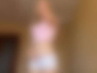 ApoloniaKlan MILF webcam performer live streaming