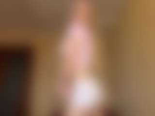 Live cam show with ApoloniaKlan - Strip MILF on live.xheat.ai