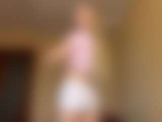 Live cam show with ApoloniaKlan - Striptease on livesexfox.com